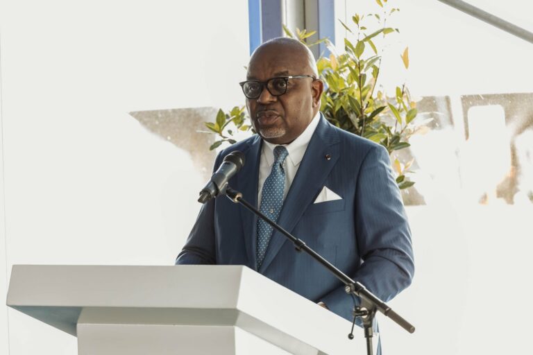 VISITE DU MINISTRE DES HYDROCARBURES SUR LE SITE DE TRANSFORMATION DE KOMBI-II AUX PAYS-BAS