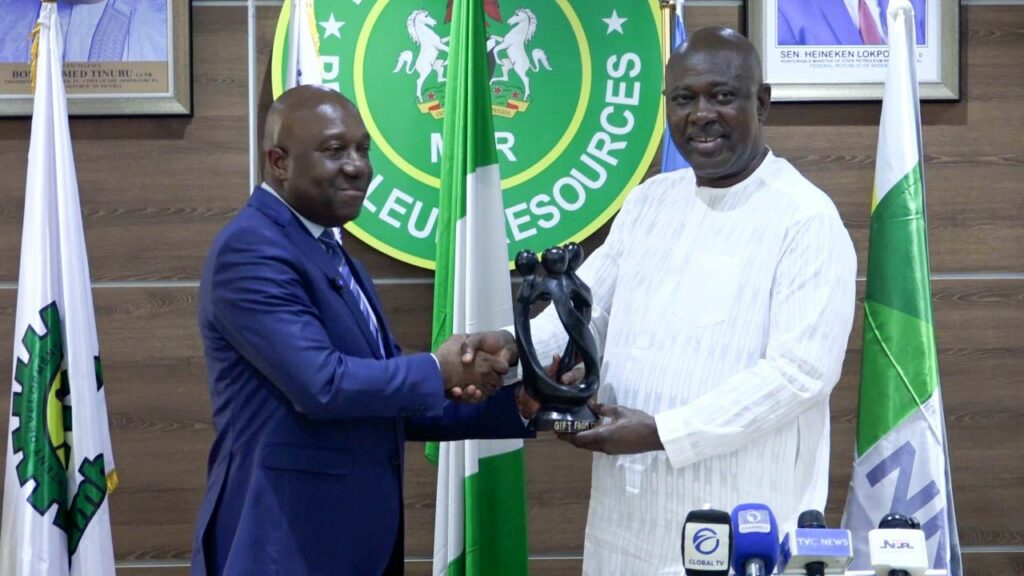 SEJOUR DE TRAVAIL DU MINISTRE DES HYDROCARBURES STEV SIMPLICE ONANGA AU NIGERIA